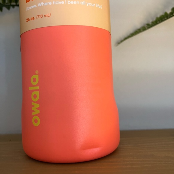 Owala 24 oz. FreeSip Stainless Steel Water Bottle - Picture 3 of 4